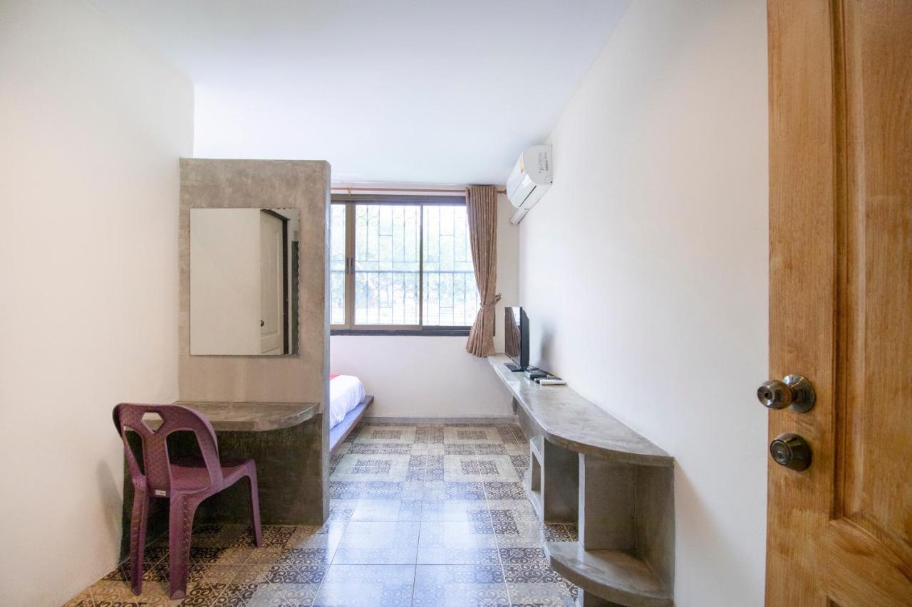 Oyo 671 Laluna River House تشانتابوري المظهر الخارجي الصورة