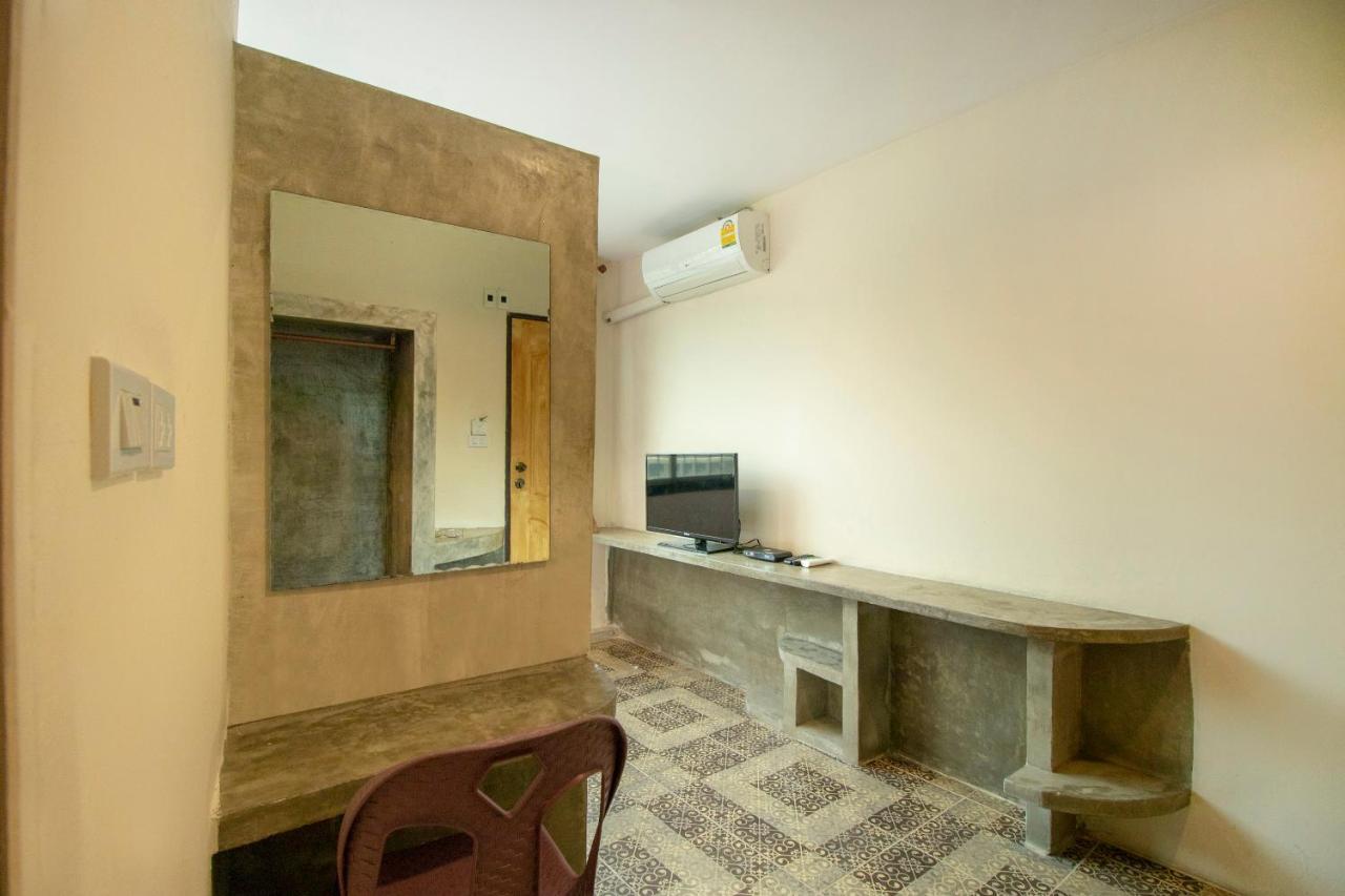 Oyo 671 Laluna River House تشانتابوري المظهر الخارجي الصورة